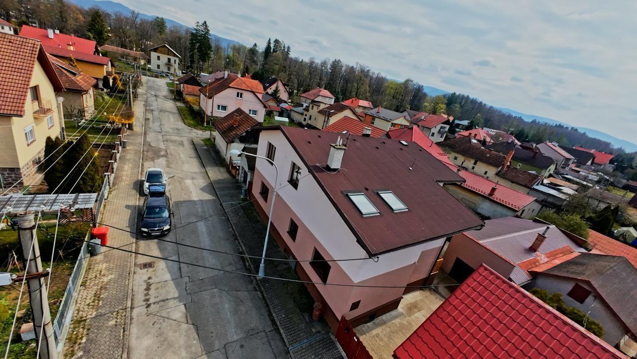 TARGETreal | Rodinný dom s dvomi bytovými jednotkami v srdci Turčianskych Teplíc – bývanie aj investícia v jednom