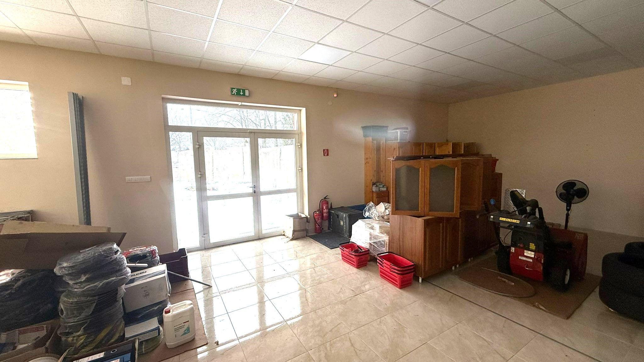 Na predaj komerčný objekt s výbornou dostupnosťou – sklad, showroom alebo predajná plocha (Diviaky, Turčianske Teplice)