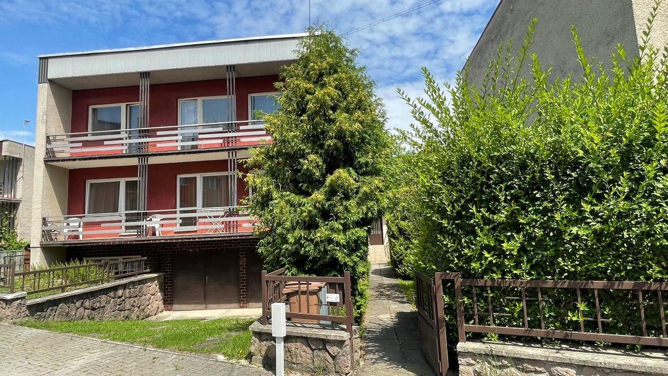 TARGETreal | ZNÍŽENÁ CENA Rodinný dom s 2 garážami, Turčianskych Tepliciach