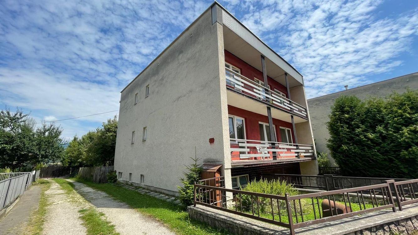 TARGETreal | ZNÍŽENÁ CENA Rodinný dom s 2 garážami, Turčianskych Tepliciach