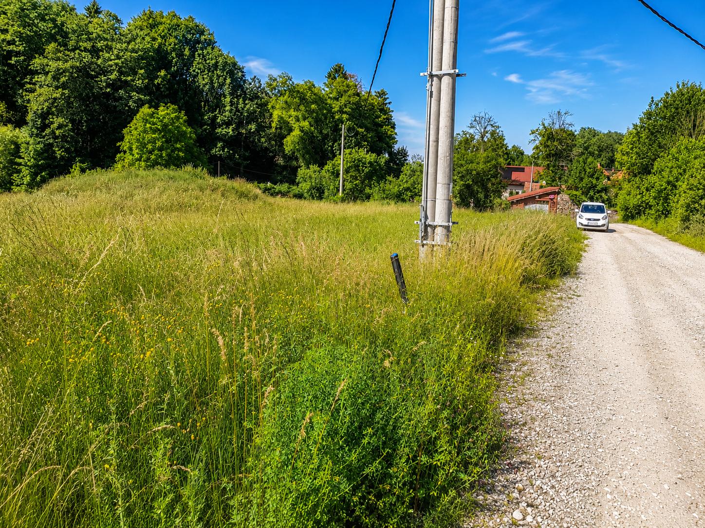 TARGETreal | Slnečný rohový stavebný pozemok 1 286 m² v Mošovciach