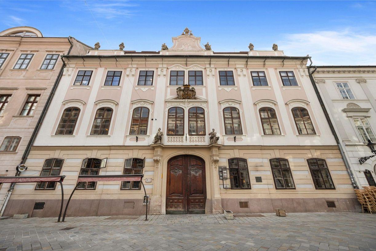 Na predaj, výnimočná historická budova, Staré mesto