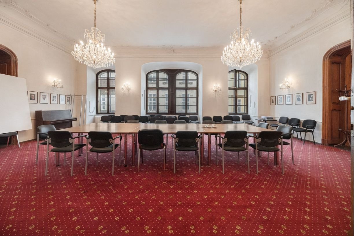 Na predaj, výnimočná historická budova, Staré mesto