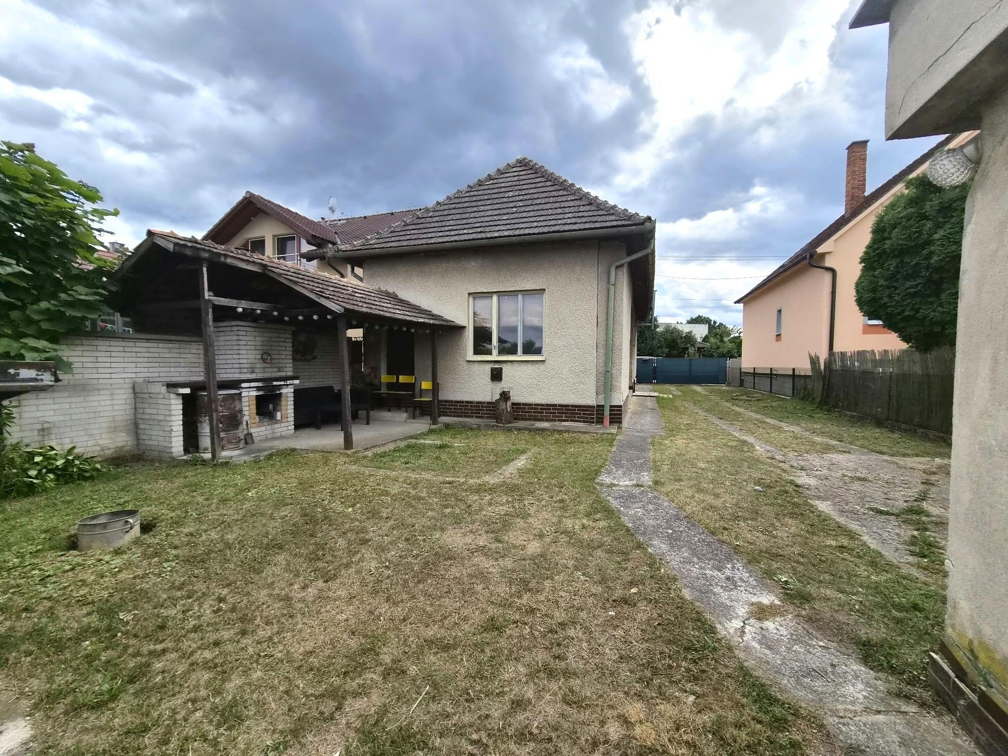 TARGETreal | Rodinný dom s garážou, v pokojnej časti Ilavy