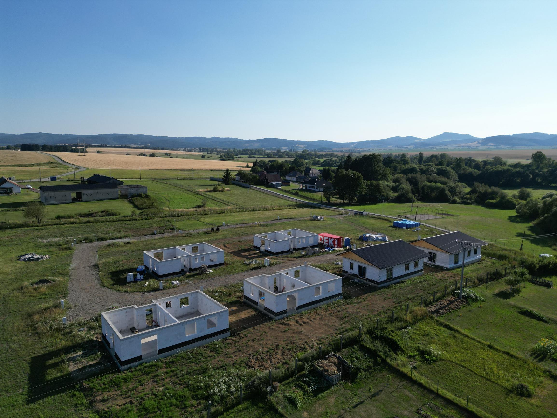 Novostavba 4-izbového bungalovu s terasou, podlahové kúrenie | Ivančiná pri T. Tepliciach
