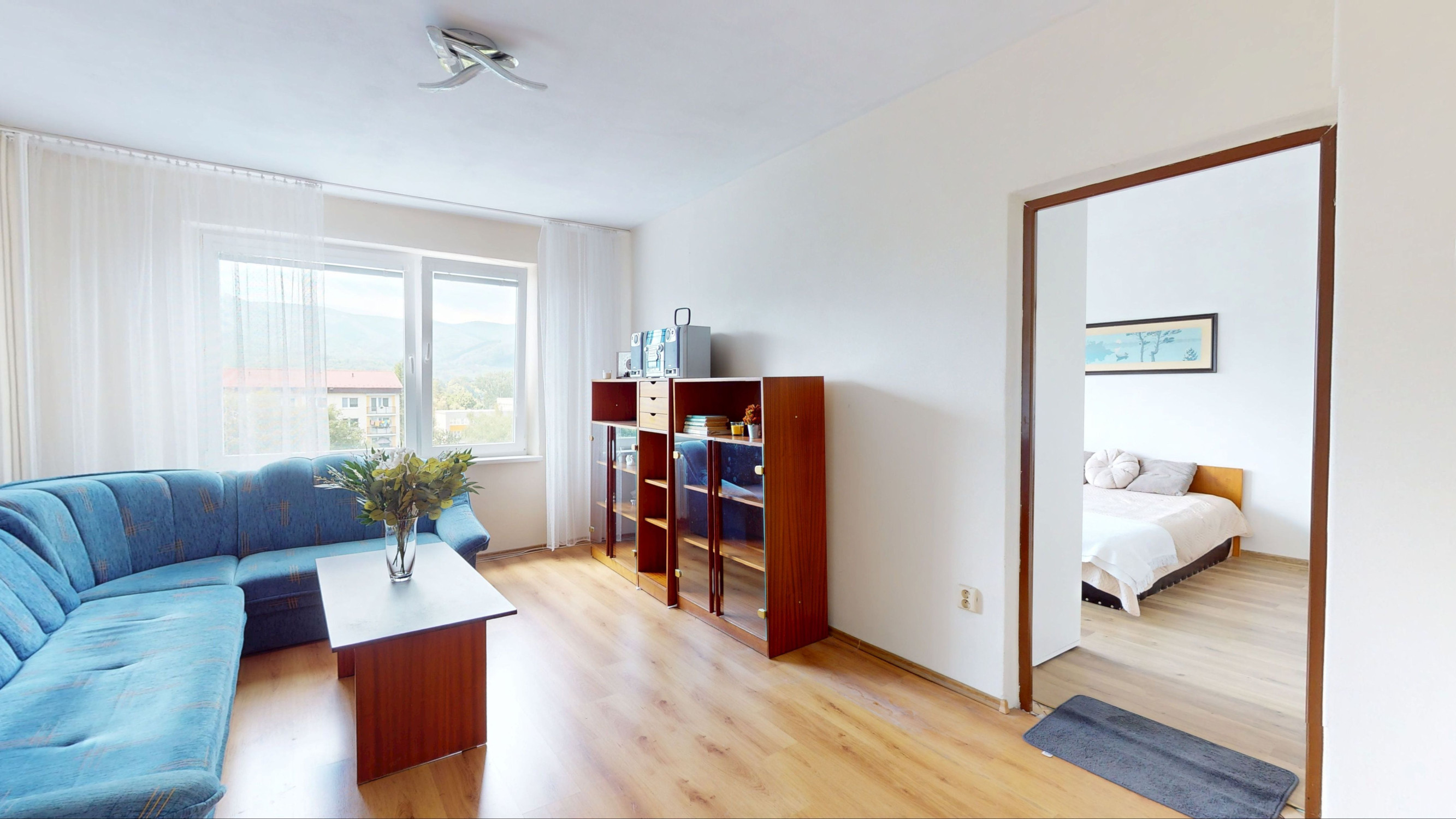 Priestranný 2 izbový byt po čiastočnej rekonštrukcii 65 m² | Balkón + loggia, výhľad na Fatru a Martinské hole | Hurbanova, Martin
