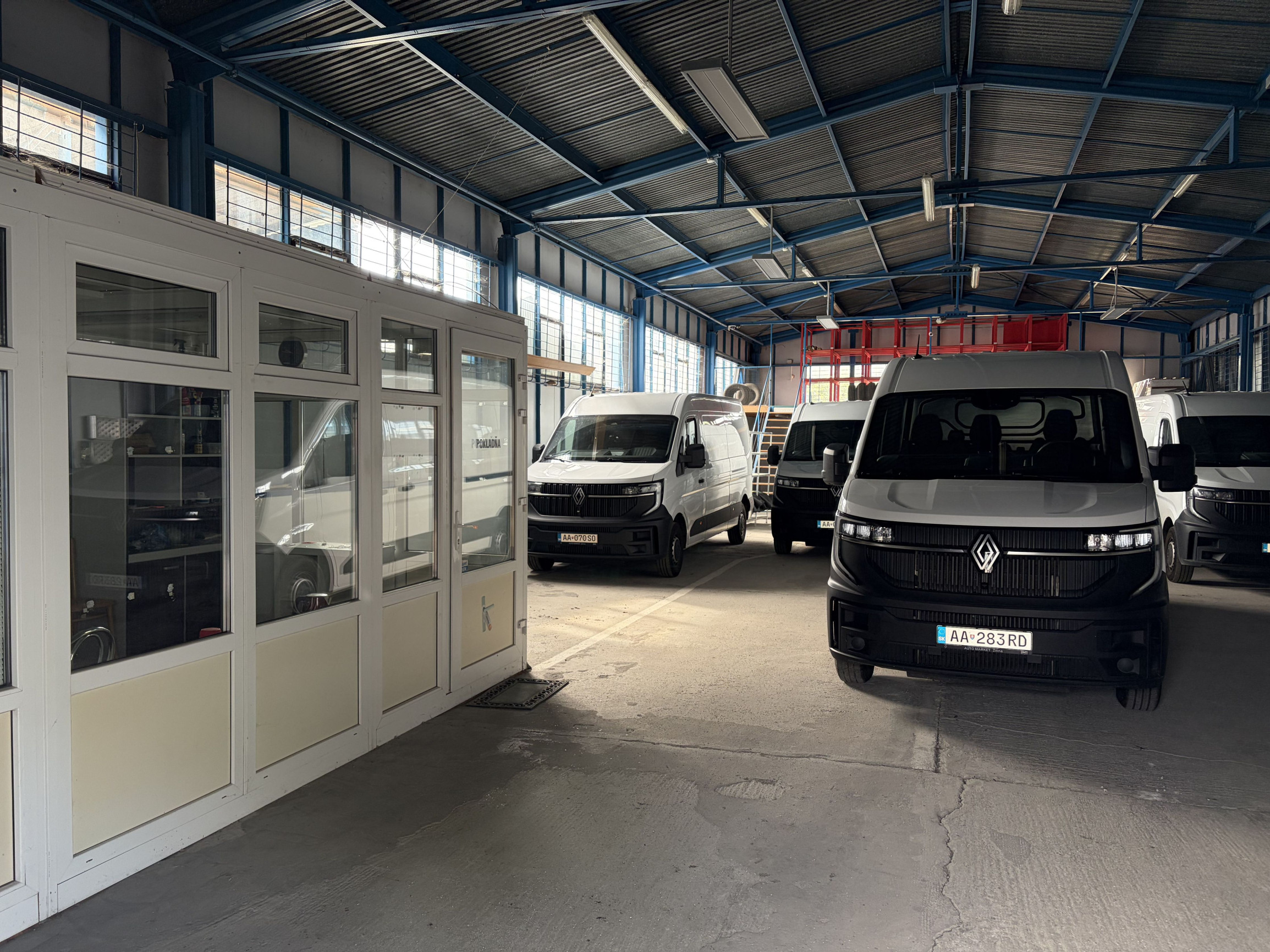 TARGETreal | Prenájom skladu 390 m² s kanceláriami – Martin