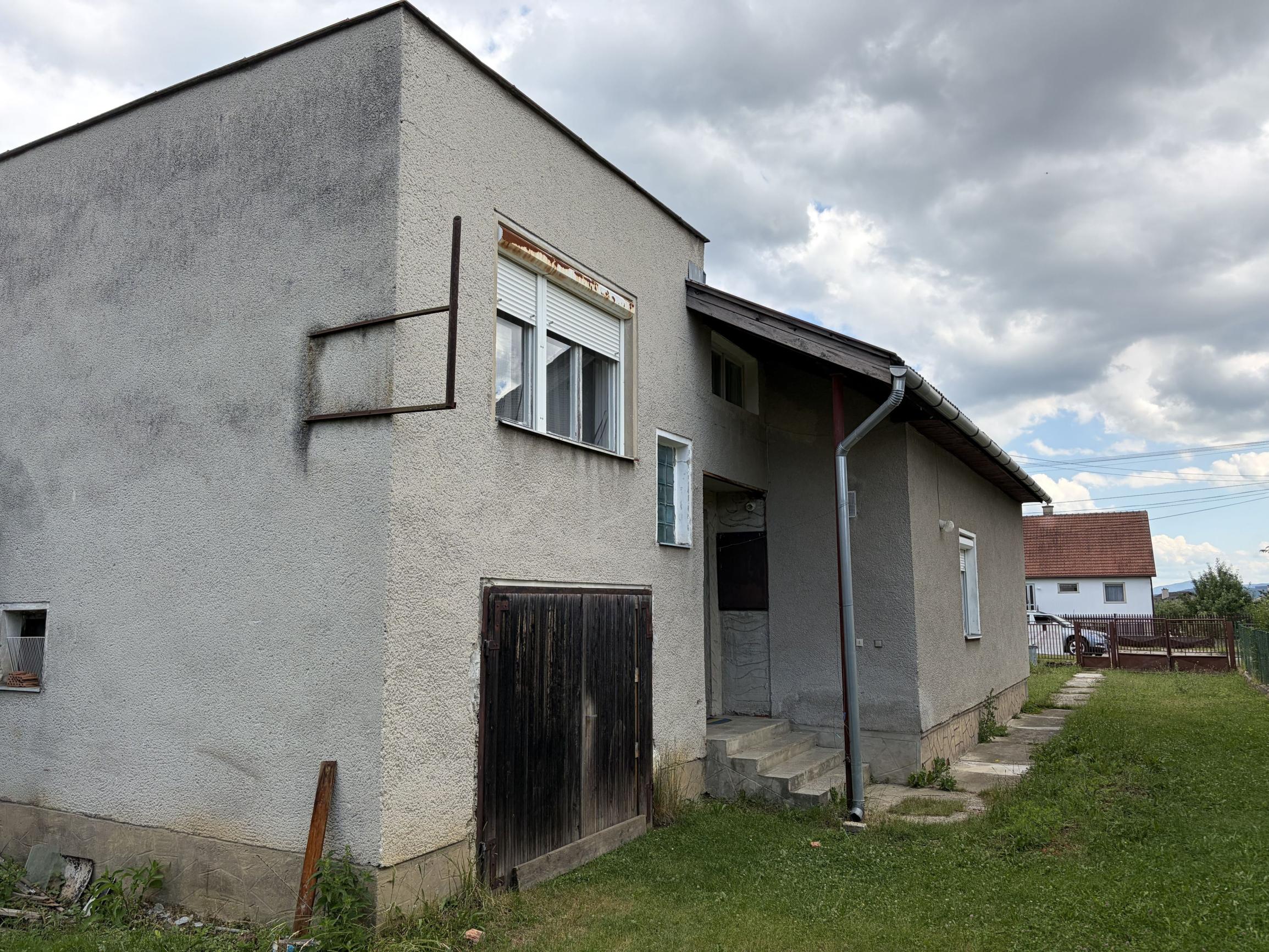 TARGETreal | 5-izbový rodinný dom s 1262 m2 rovinatým pozemkom, Nitrianske Pravno