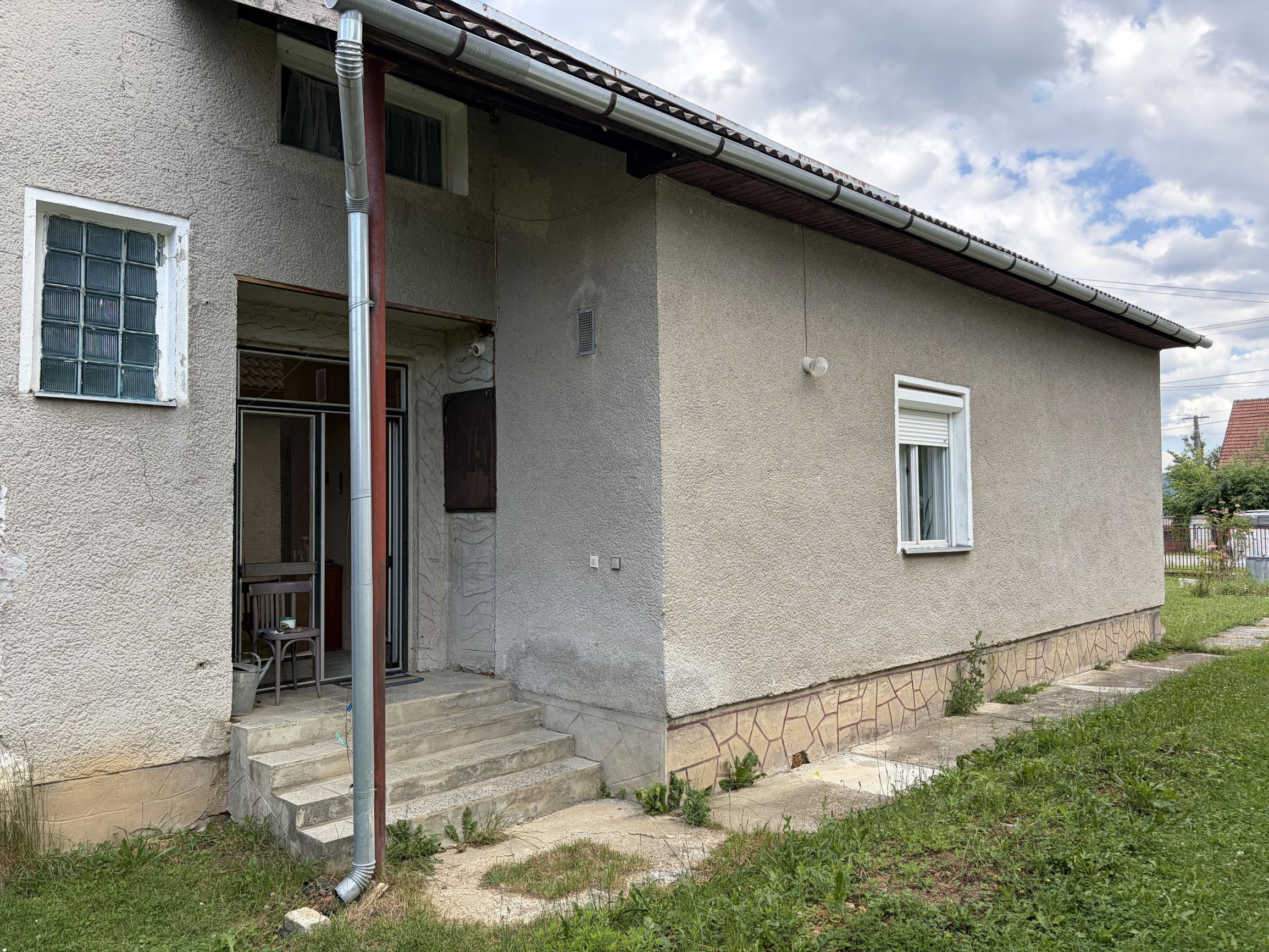 TARGETreal | 5-izbový rodinný dom s 1262 m2 rovinatým pozemkom, Nitrianske Pravno