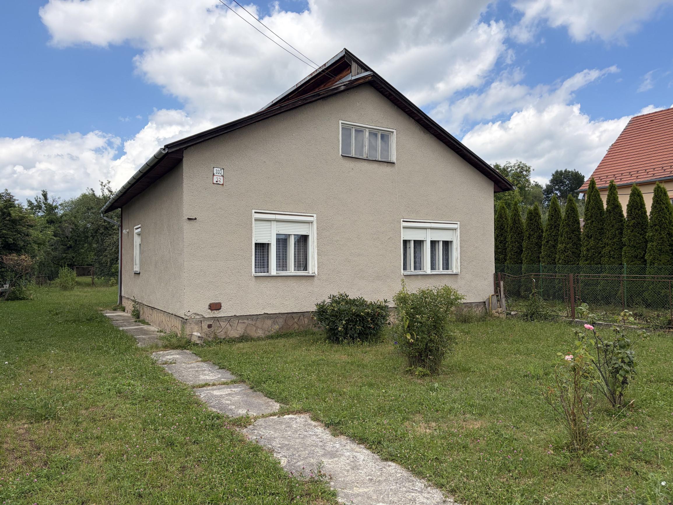 TARGETreal | 5-izbový rodinný dom s 1262 m2 rovinatým pozemkom, Nitrianske Pravno