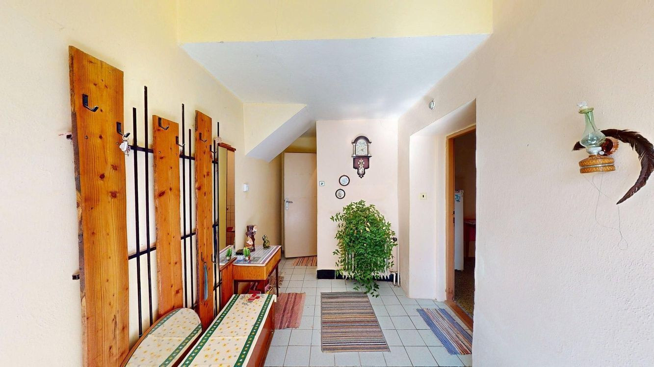 5-izbový rodinný dom s pozemkom 644 m2  Nitrianske Pravno