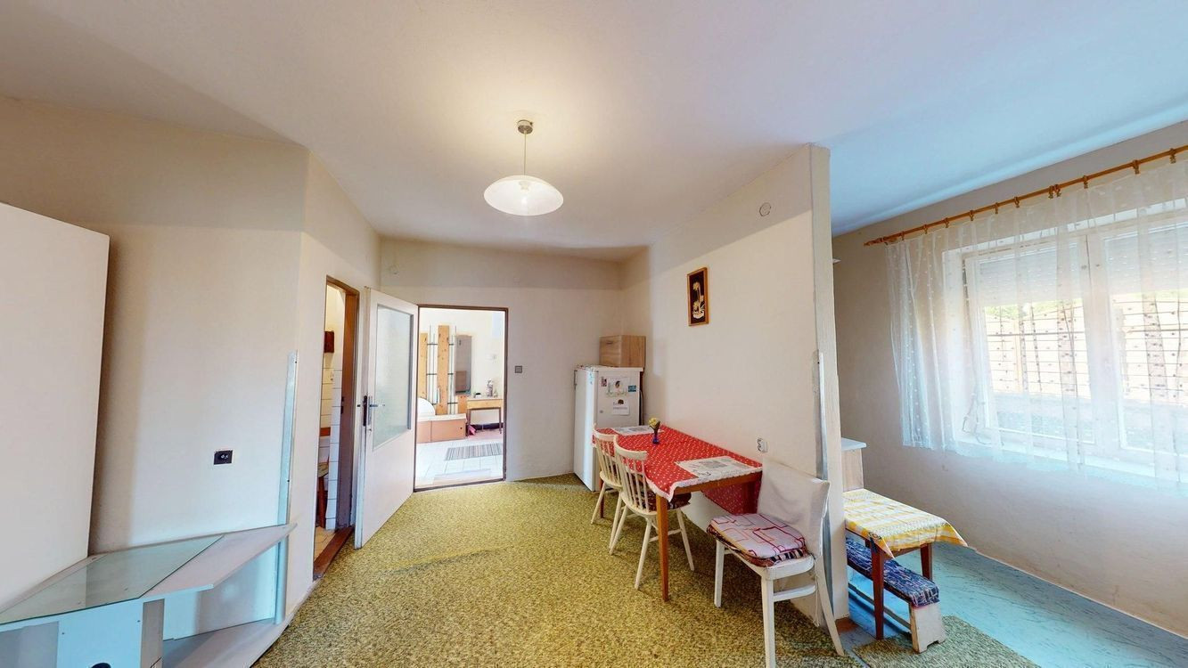 5-izbový rodinný dom s pozemkom 644 m2  Nitrianske Pravno