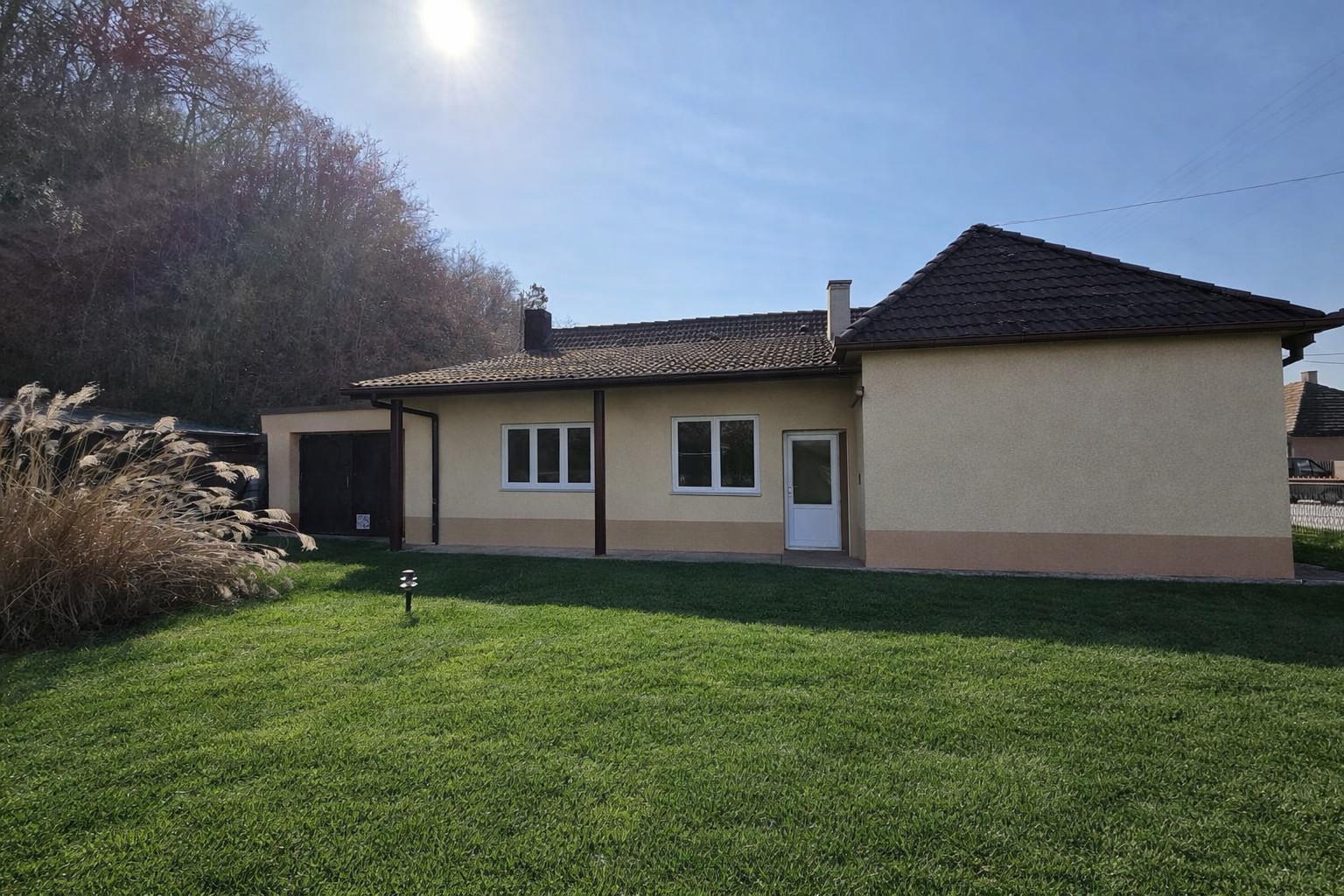 TARGETreal | Pozemok s rodinným domom v Ratnovciach – len 3 km od Piešťan ZNÍŽENÁ CENA