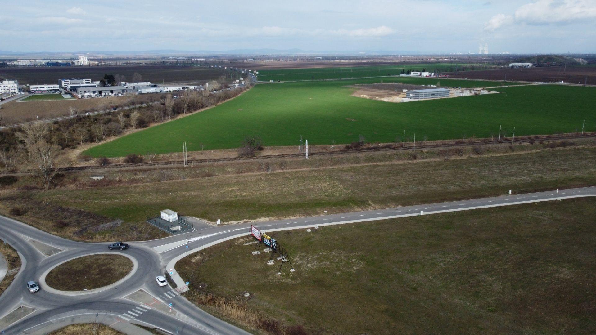 TARGETreal | NA PREDAJ: ATRAKTÍVNY KOMERČNÝ POZEMOK V PRIEMYSELNEJ ZÓNE TRNAVA-ZAVAR