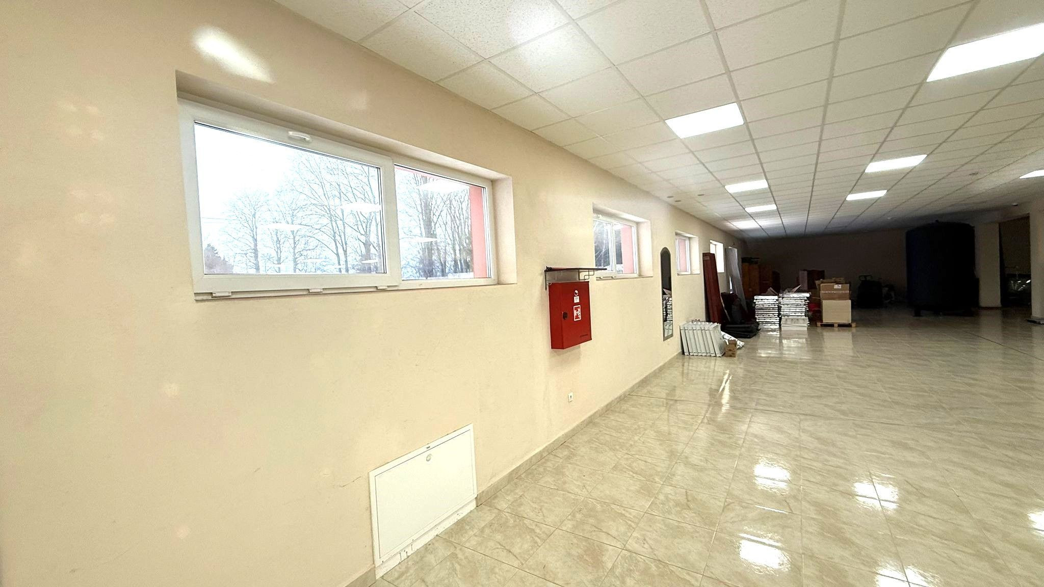 Na predaj komerčný objekt s výbornou dostupnosťou – sklad, showroom alebo predajná plocha (Diviaky, Turčianske Teplice)
