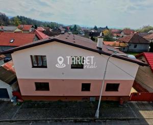 TARGETreal | Rodinný dom s dvomi bytovými jednotkami v srdci Turčianskych Teplíc – bývanie aj investícia v jednom