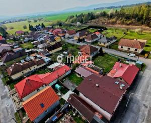 TARGETreal | Rodinný dom s dvomi bytovými jednotkami v srdci Turčianskych Teplíc – bývanie aj investícia v jednom