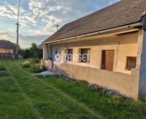 Starý rodinný dom v centre obce Košeca – investičná príležitosť