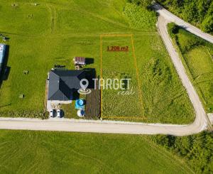 TARGETreal | Slnečný stavebný pozemok 1 208 m² v Mošovciach – pokojné bývanie blízko parku