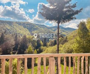 TARGETreal | NA PREDAJ REKREAČNÁ CHATA S 5 STAVEBNÝMI POZEMKAMI, VALČA