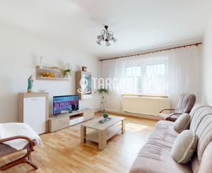 Rezervované - TARGETreal | Na predaj 7-izbový dvojgeneračný rodinný dom v Kotešovej s veľkým pozemkom