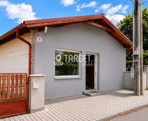 TARGETreal  ponúka na predaj samostatný prevádzkový priestor blízko centra Turčianskych Teplíc – ambulancia, služby, kancelária alebo predajňa