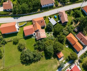 TARGETreal | Na predaj rodinný dom s veľkou záhradou, garážou a hospodárskou budovou v pokojnom prostredí obce Sklené blízko Turčianskych Teplíc