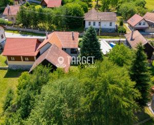 TARGETreal | Na predaj rodinný dom s veľkou záhradou, garážou a hospodárskou budovou v pokojnom prostredí obce Sklené blízko Turčianskych Teplíc