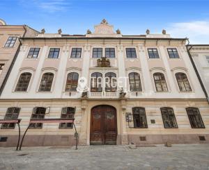 Na predaj, výnimočná historická budova, Staré mesto