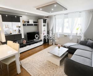 TARGETreal | 3-izbový byt s krbovou pecou v centre Turčianskych Teplíc | 74 m²