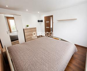 TARGETreal | 3-izbový byt s krbovou pecou v centre Turčianskych Teplíc | 74 m²