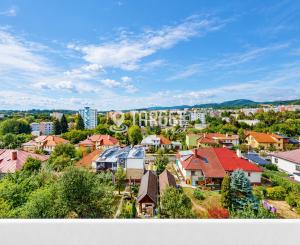 PRIESTRANNÝ 2-IZBOVÝ BYT S VEĽKÝM ZASTREŠENÝM BALKÓNOM – FONČORDA, WOLKEROVA ULICA