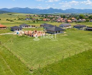 PRIPRAVUJEME: Slnečný rovinatý stavebný pozemok 600 m² | Slovany, okres Martin