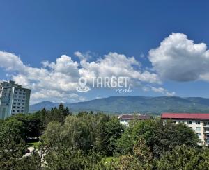Priestranný 2 izbový byt po čiastočnej rekonštrukcii 65 m² | Balkón + loggia, výhľad na Fatru a Martinské hole | Hurbanova, Martin