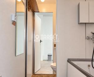 Priestranný 2 izbový byt po čiastočnej rekonštrukcii 65 m² | Balkón + loggia, výhľad na Fatru a Martinské hole | Hurbanova, Martin