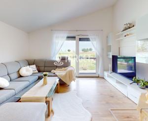 TARGETreal | Bývanie s vlastným vstupom do jazera v súkromnom areáli Green Residence