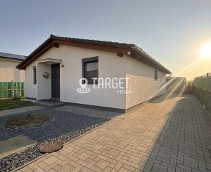 TARGETreal | Bývanie s vlastným vstupom do jazera v súkromnom areáli Green Residence