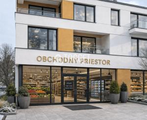 PRENÁJOM: Obchodný priestor 150 m² priamo na pešej zóne | Turčianske Teplice