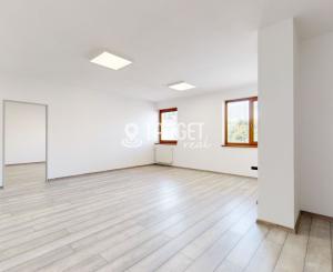 Rezervované, kancelárske priestory, 54m², Púchov