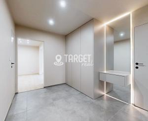 PREDAJ : 4 izbový po kompletnej luxusnej rekonštrukcii so zariadením