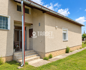 5-izbový rodinný dom s pozemkom 644 m2  Nitrianske Pravno