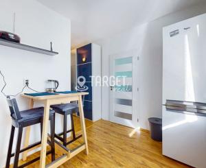 PREDAJ : 1-IZBOVÝ BYT PO REKONŠTRUKCII S BALKÓNOM, OKRUŽNÁ ulica