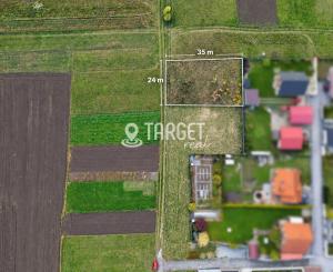 Slnečný stavebný pozemok 829 m², nádherné prostredie, Ďanová