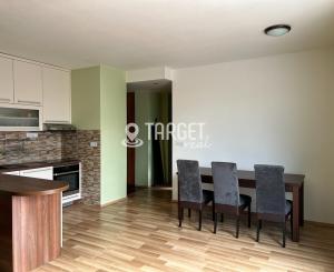 PRIESTRANNÝ 2-IZBOVÝ BYT S VEĽKÝM ZASTREŠENÝM BALKÓNOM V MODERNEJ NADSTAVBE NA WOLKEROVEJ ULICI
