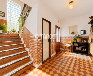 TARGETreal | NA PREDAJ: Mýtna: Rodinný dom s halou 233 m² a pozemkom 1 485 m²