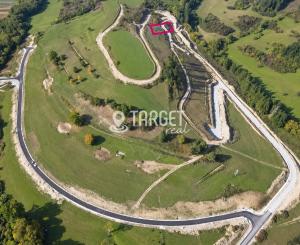 TARGETreal | PREDPREDAJ s 10% zľavou Slnečný stavebný pozemok - projekt Bývanie nad Kaštieľom vo Vyšnom Kubíne