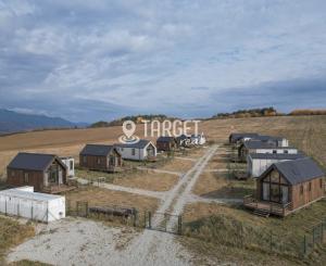 Sad v Mestskej Borovej, priestor pre mobilný dom -  Tomčany