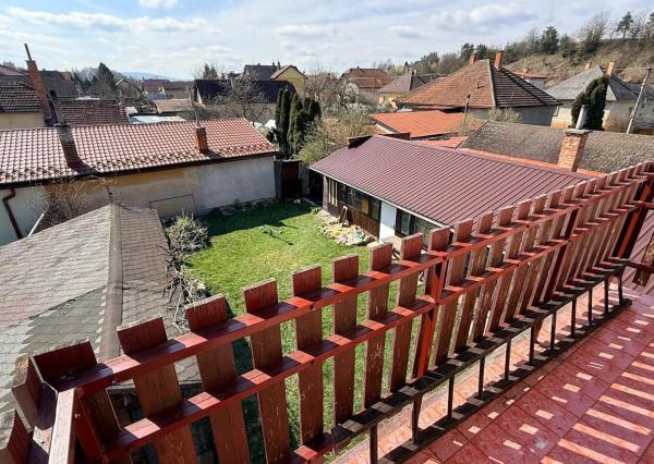 TARGETreal | Rodinný dom s dvomi bytovými jednotkami v srdci Turčianskych Teplíc – bývanie aj investícia v jednom