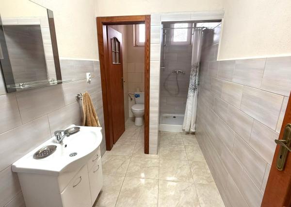 Na predaj komerčný objekt s výbornou dostupnosťou – sklad, showroom alebo predajná plocha (Diviaky, Turčianske Teplice)