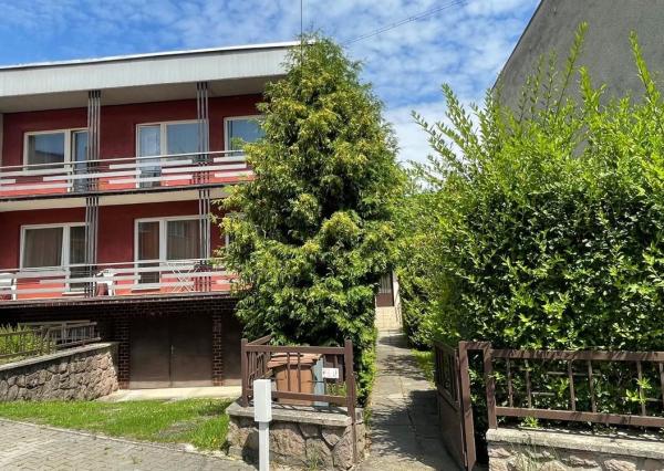 TARGETreal | ZNÍŽENÁ CENA Rodinný dom s 2 garážami, Turčianskych Tepliciach